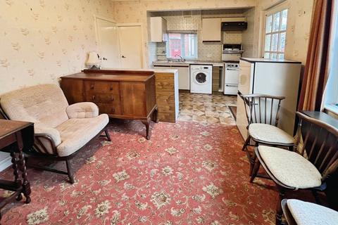 3 bedroom semi-detached house for sale, Lincoln Avenue, West Yorkshire WF15