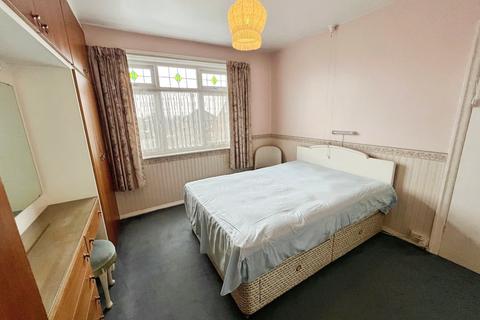 3 bedroom semi-detached house for sale, Lincoln Avenue, West Yorkshire WF15