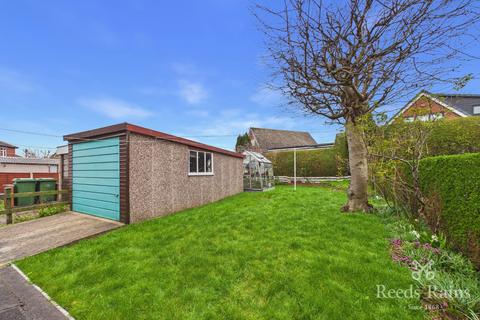 3 bedroom semi-detached house for sale, Lincoln Avenue, West Yorkshire WF15