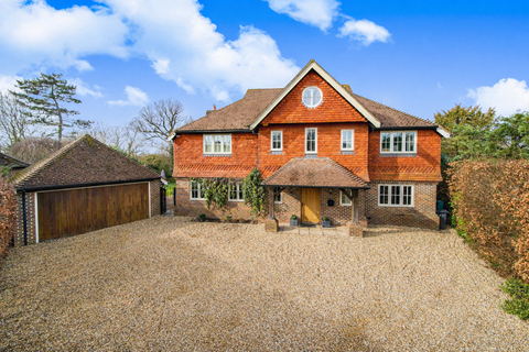 5 bedroom detached house for sale, Manor Close, East Horsley
