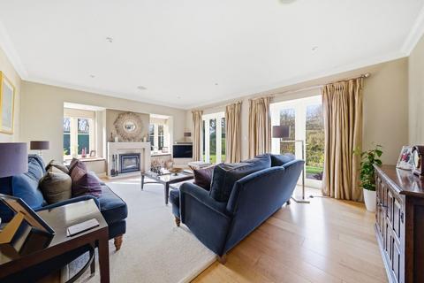 5 bedroom detached house for sale, Manor Close, East Horsley