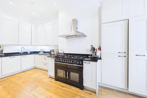 2 bedroom apartment for sale, Found along Clevedon's coastline