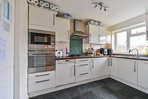 2 bedroom flat for sale, Manor Road, Twickenham, TW2