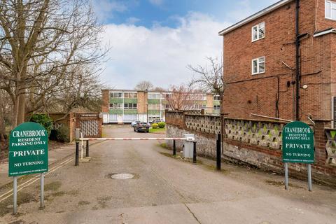 Manor Road, Twickenham, TW2