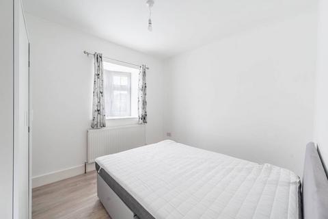 5 bedroom detached house to rent, Hawthorne Avenue, Harrow, HA3