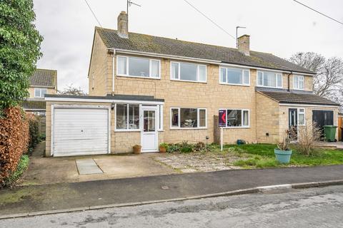 3 bedroom semi-detached house for sale - Oak Gardens, Tewkesbury GL20