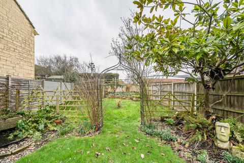 3 bedroom semi-detached house for sale, Oak Gardens, Tewkesbury GL20