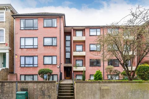 2 bedroom flat to rent, Surbiton Road, Kingston, Kingston upon Thames, KT1