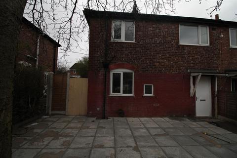 3 bedroom semi-detached house to rent, Margate Avenue, Manchester M40