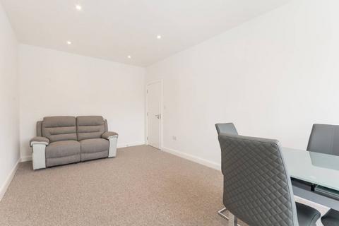 2 bedroom flat for sale, Gunnersbury Avenue, Ealing, London, W5