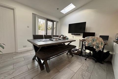 3 bedroom terraced house for sale, Brackley Lane, Calvert, MK18