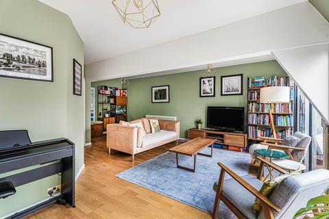 4 bedroom end of terrace house for sale, Priory Gardens, Berkhamsted, HP4