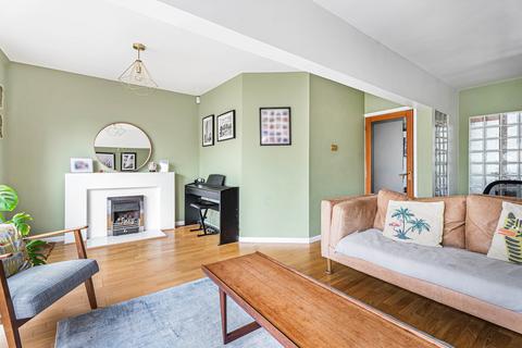 4 bedroom end of terrace house for sale, Priory Gardens, Berkhamsted, HP4