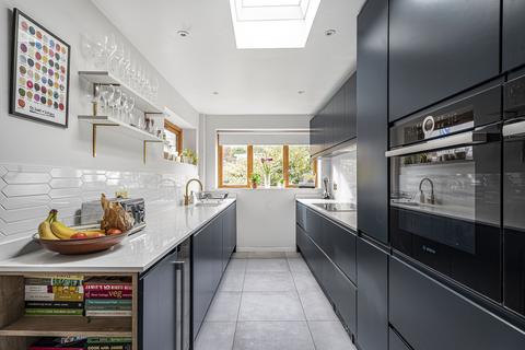 4 bedroom end of terrace house for sale, Priory Gardens, Berkhamsted, HP4