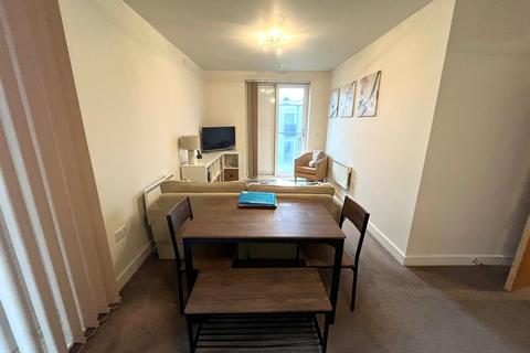 2 bedroom apartment to rent, Springfield Court, Salford M3