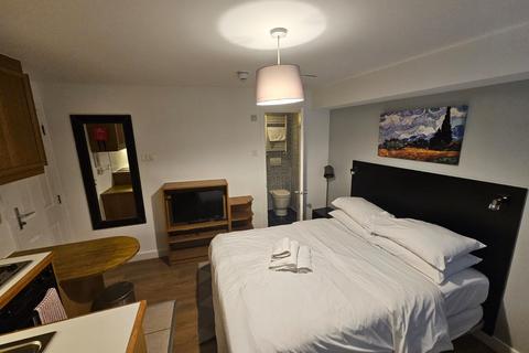 Studio to rent, Mabledon Place, Bloomsbury, WC1H