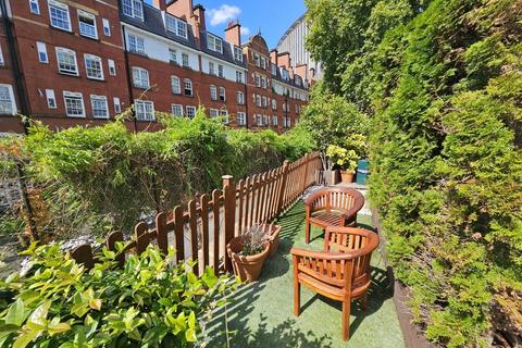 Studio to rent, Mabledon Place, Bloomsbury, WC1H