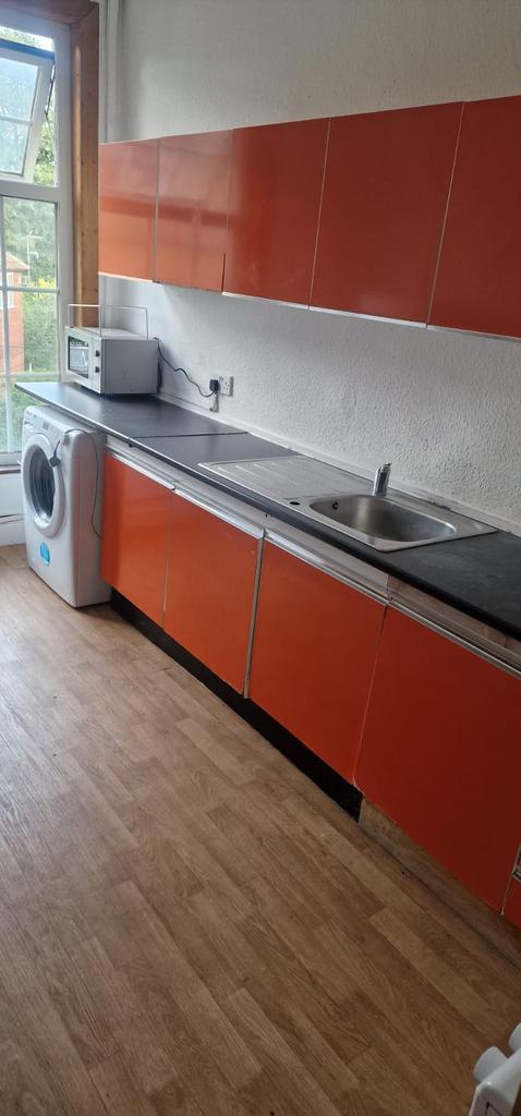 Kitchen/lounge