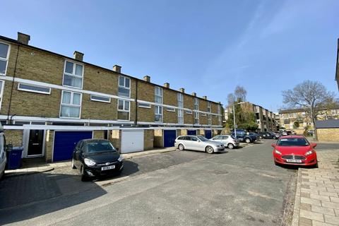 4 bedroom house share to rent, Staffordshire Gardens, Cambridge, CB1