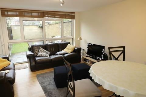 4 bedroom house share to rent, Staffordshire Gardens, Cambridge, CB1