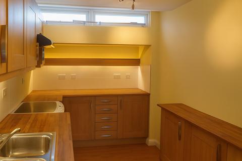 4 bedroom house share to rent, Staffordshire Gardens, Cambridge, CB1