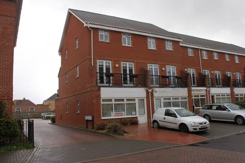 Shop to rent - Pirelli Way, Eastleigh SO50