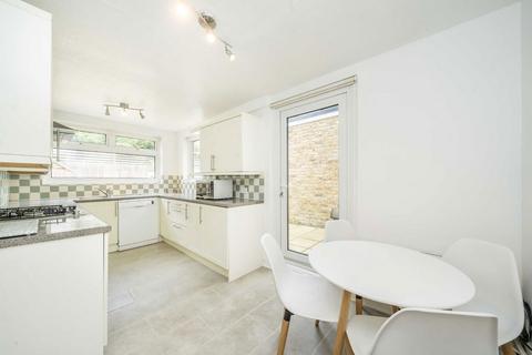 2 bedroom house to rent, Lillian Road, London SW13