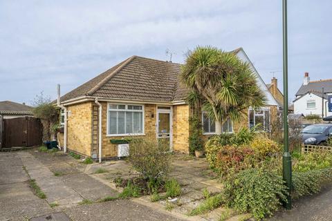 2 bedroom bungalow for sale, Hollybank Close, Hampton TW12