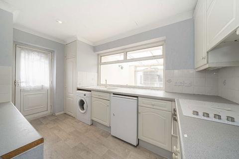 2 bedroom bungalow for sale, Hollybank Close, Hampton TW12