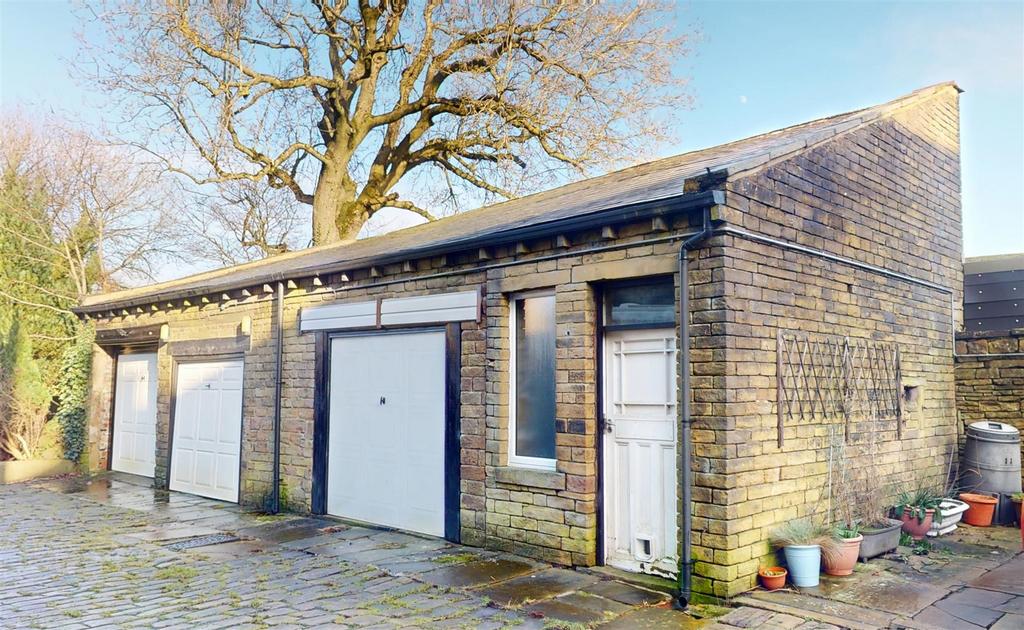 Garage/Workshop