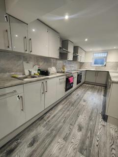 undefined, Room 5, 19 Merton Road