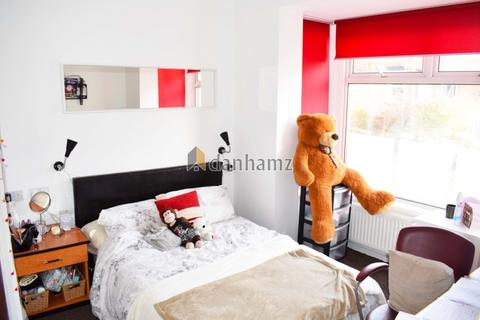 undefined, 11 Wetherby Grove   Leeds