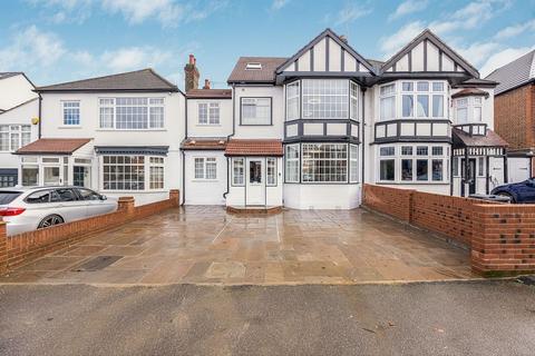 6 bedroom terraced house for sale, Hermon Hill, London E18