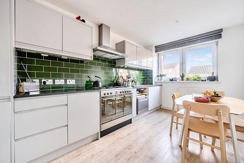 2 bedroom flat for sale, Usher Road, Bow, London, E3