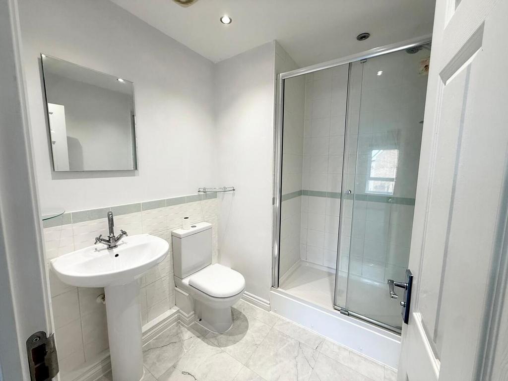 Ensuite.jpeg