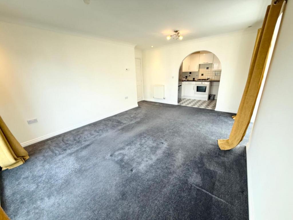 Living room 2.jpeg