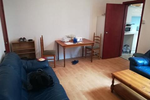1 bedroom house to rent, Room 4, 190 burley road   Leeds