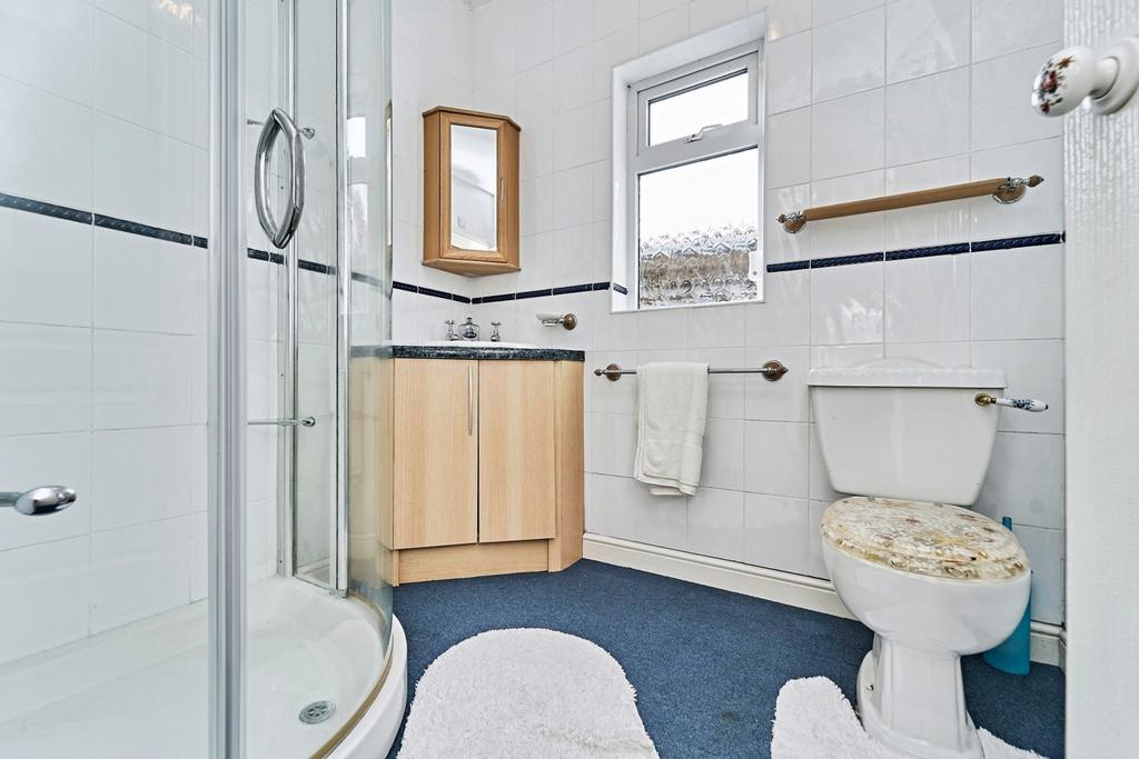 Shwer Room / W.C.