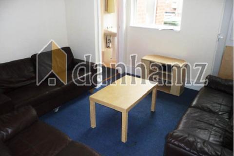 5 bedroom house to rent, Spring Grove Walk , Hyde park