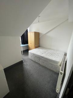 undefined, Room 3, 17 estcourt Avenue  Headingly Leeds