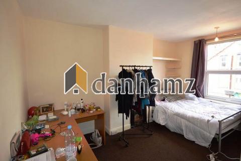 undefined, 26 Royal Park Grove Hyde Park Leeds West Yorkshire