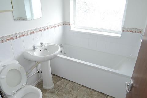 2 bedroom maisonette to rent, Land Close, Clacton-on-Sea