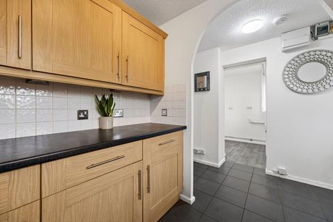4 bedroom end of terrace house for sale, Clos Healy, Swansea SA4