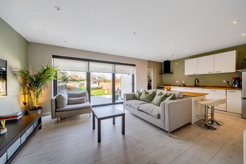 3 bedroom semi-detached house for sale, Queensway, West Wickham, BR4