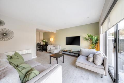 3 bedroom semi-detached house for sale, Queensway, West Wickham, BR4