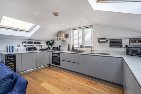 2 bedroom duplex for sale, Balls Pond Road, Islington, London, N1