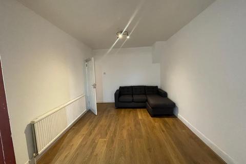 3 bedroom semi-detached house to rent, Eastcote Road, Pinner HA5
