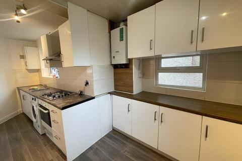 3 bedroom semi-detached house to rent, Eastcote Road, Pinner HA5
