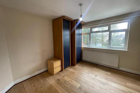 3 bedroom semi-detached house to rent, Eastcote Road, Pinner HA5