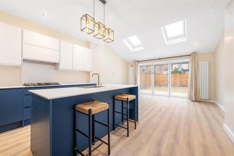 4 bedroom terraced house for sale, Cottingham Road, Penge, London, SE20